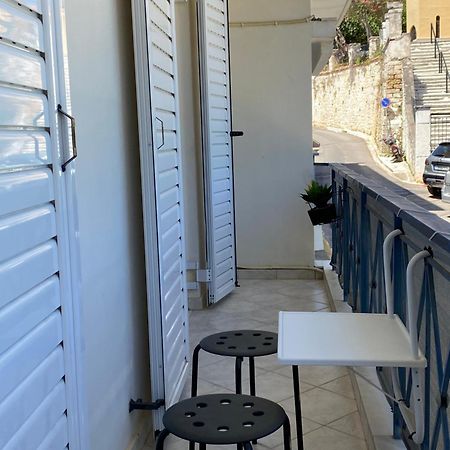 Irinis Apartment in Kalamata Bagian luar foto