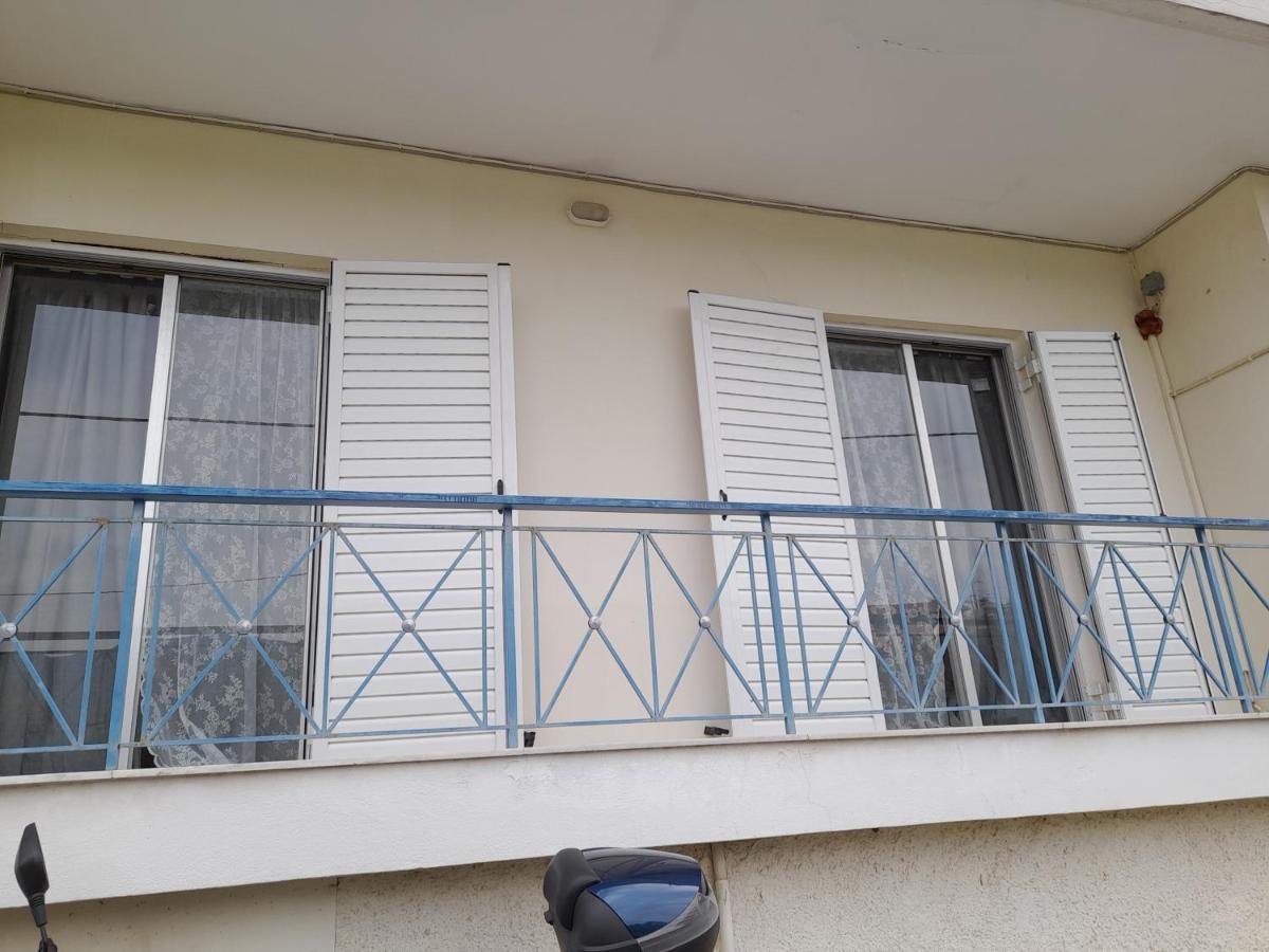 Irinis Apartment in Kalamata Bagian luar foto