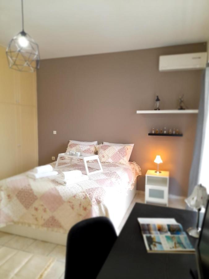 Irinis Apartment in Kalamata Bagian luar foto